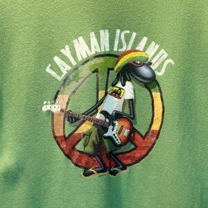 Green Vintage Cayman Islands T-shirt size medium  P-P 20” Length 27 Iguana